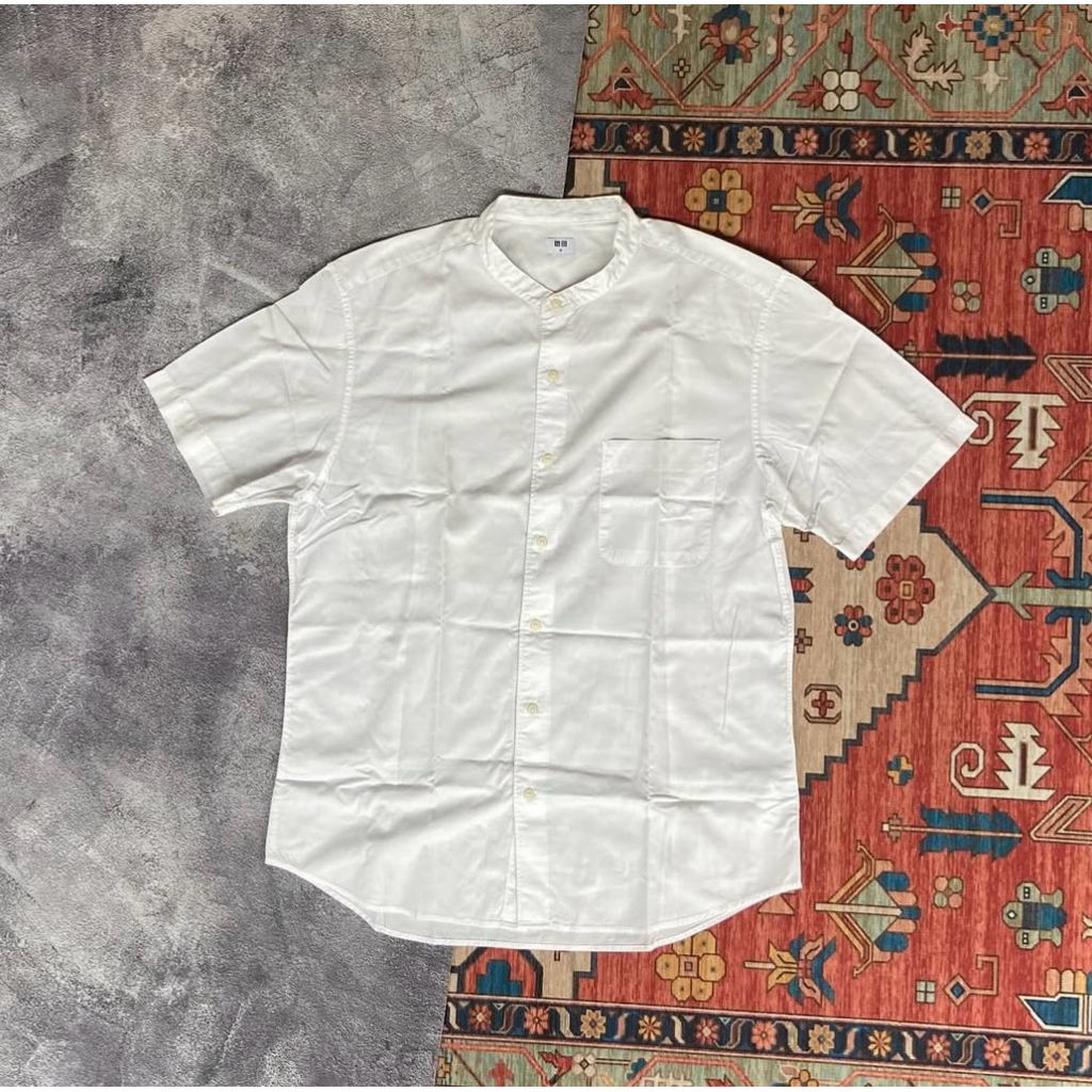 Kemeja Uniqlo Sanghai