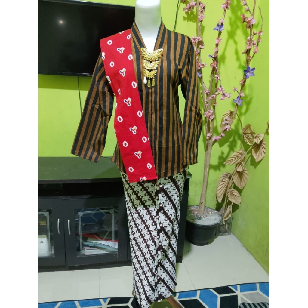 SETELAN KEBAYA LURIK KARTINI ((kebaya+rokbatik+selendang))
