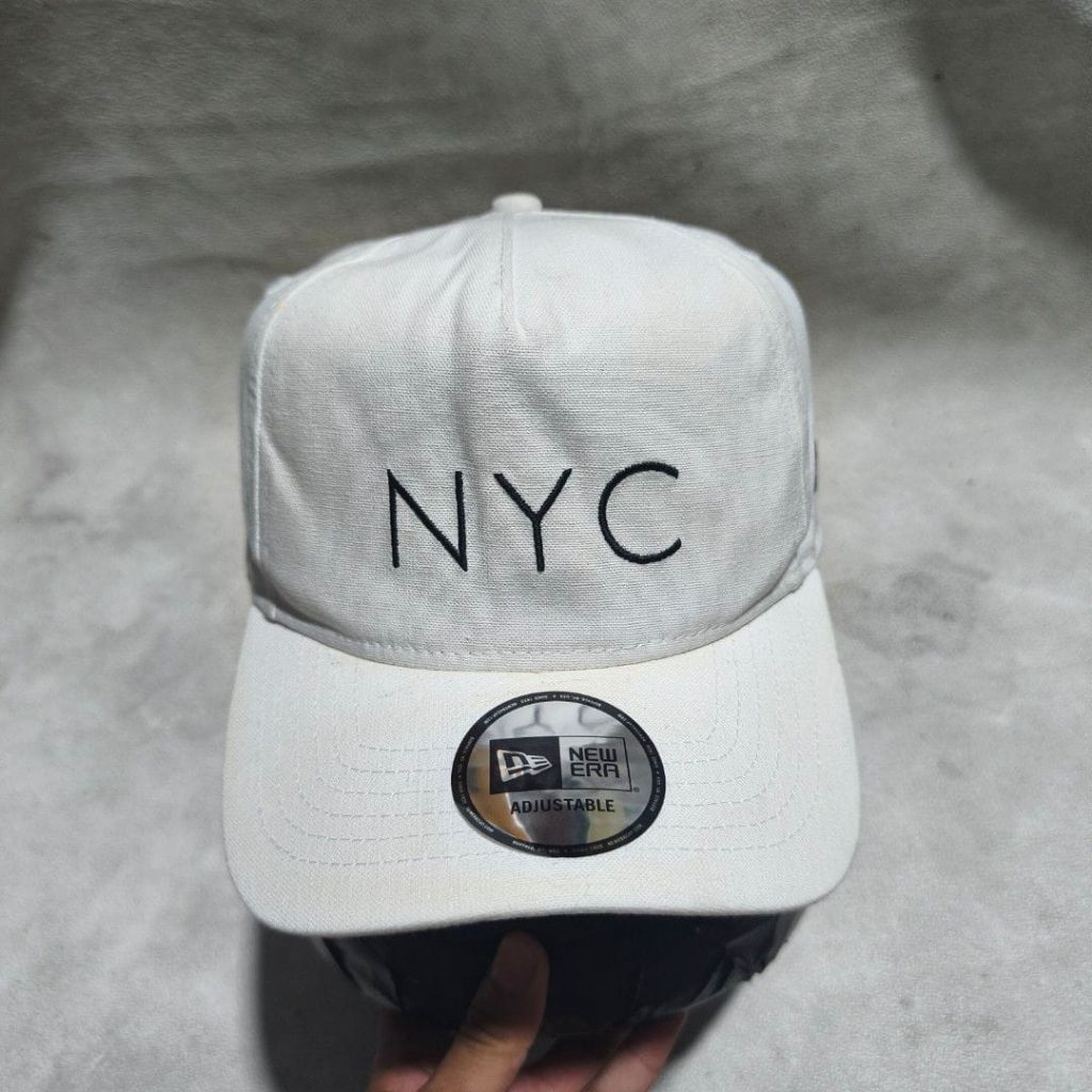 Topi snapback new era NYC putih