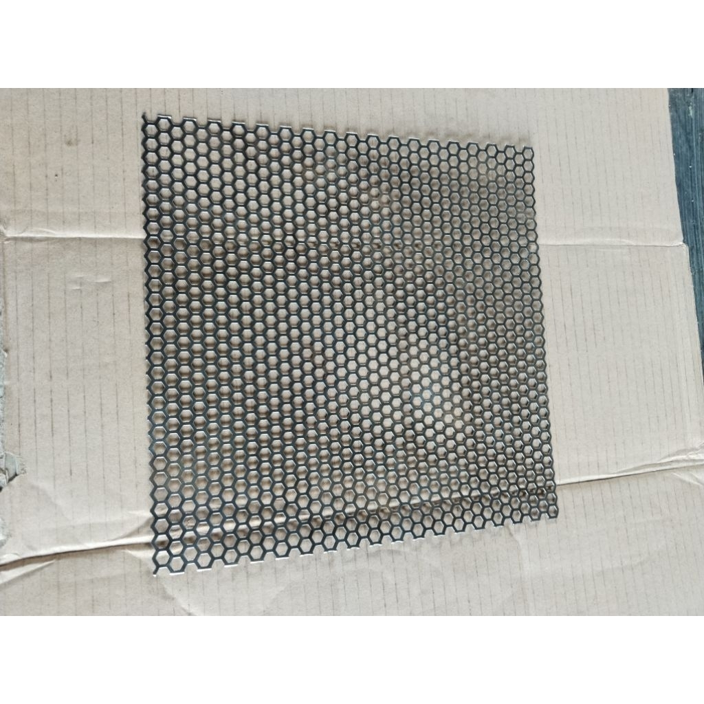 ram grill 24x24 lubang motif segi6