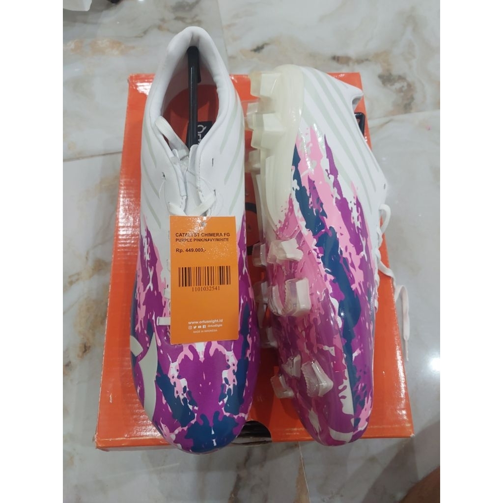 Sepatu bola Ortuseight Catalyst Chimera