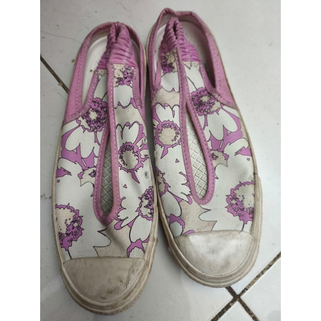 preloved sepatu sandal converse size 37