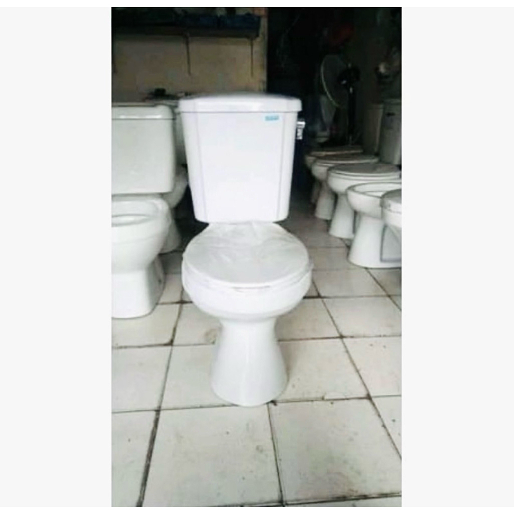 CLOSET DUDUK MEREK INA WHITE