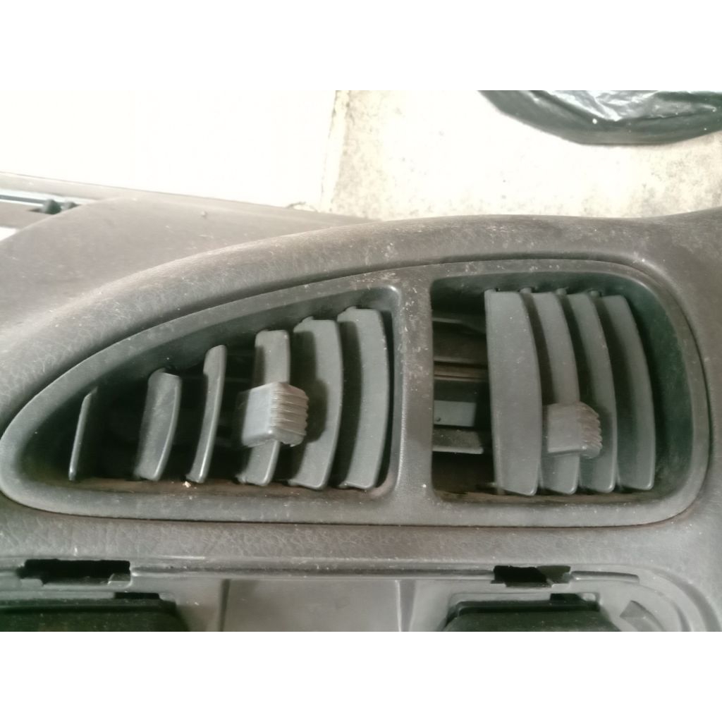 kisi AC tengah Baleno 97