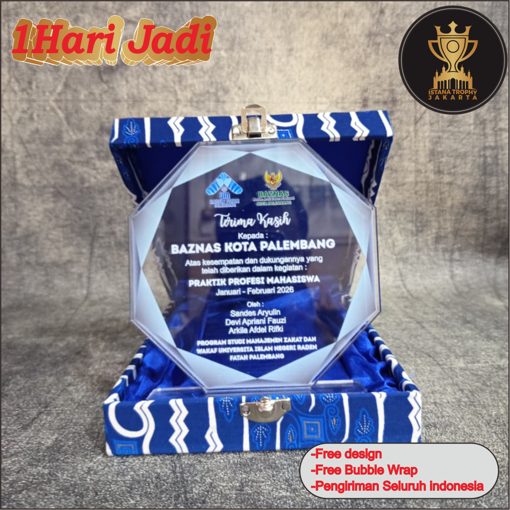 Plakat | Plakat Akrilik Kampus | Plakat Akrilik | Plakat Kelulusan | Plakat 1 Hari Jadi | Free Desai