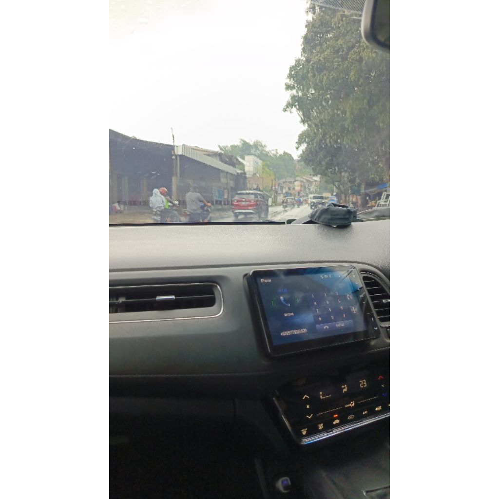 TV Android untuk dashboard mobil