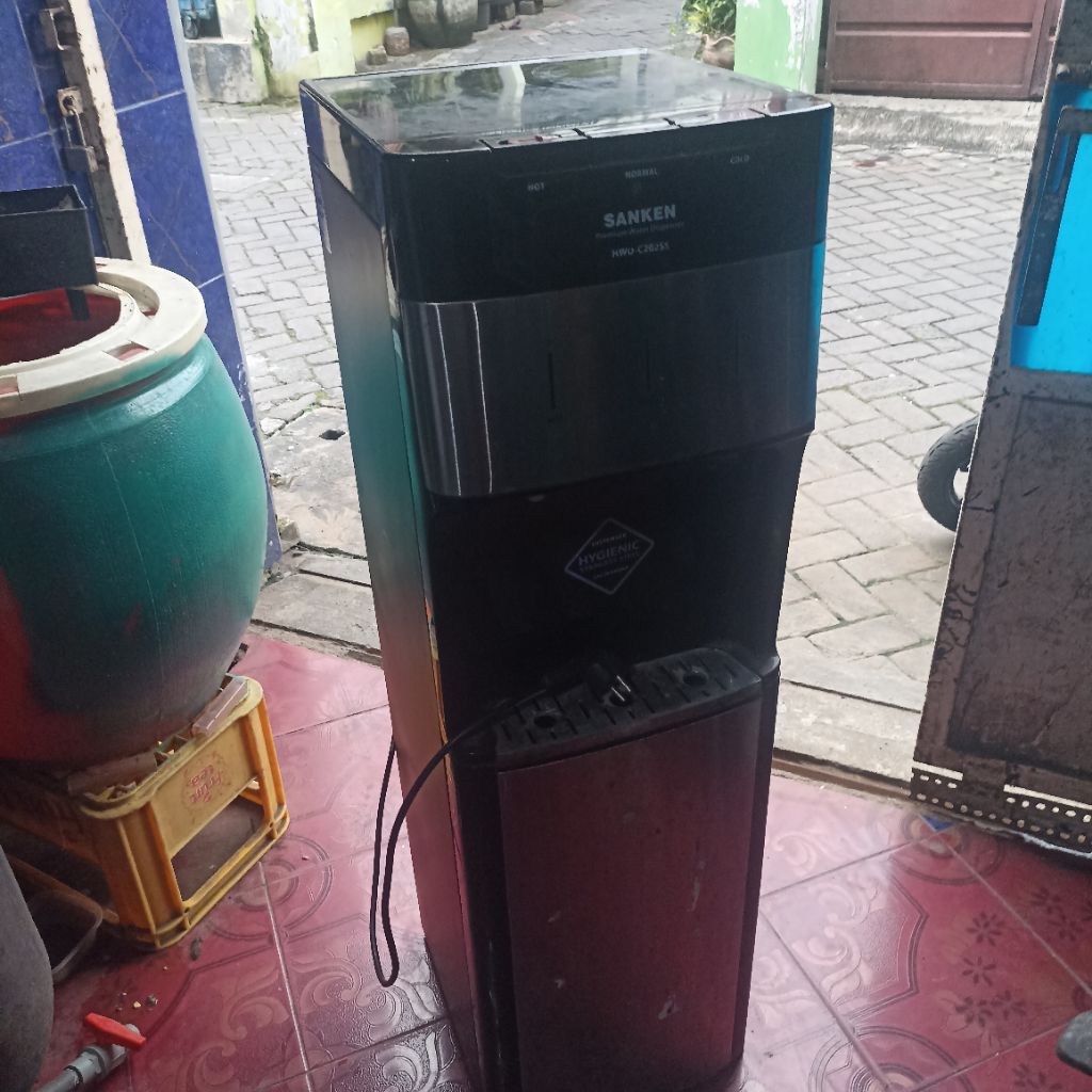 Dispenser Air SANKEN HWD-C202SS / Galon bawah
