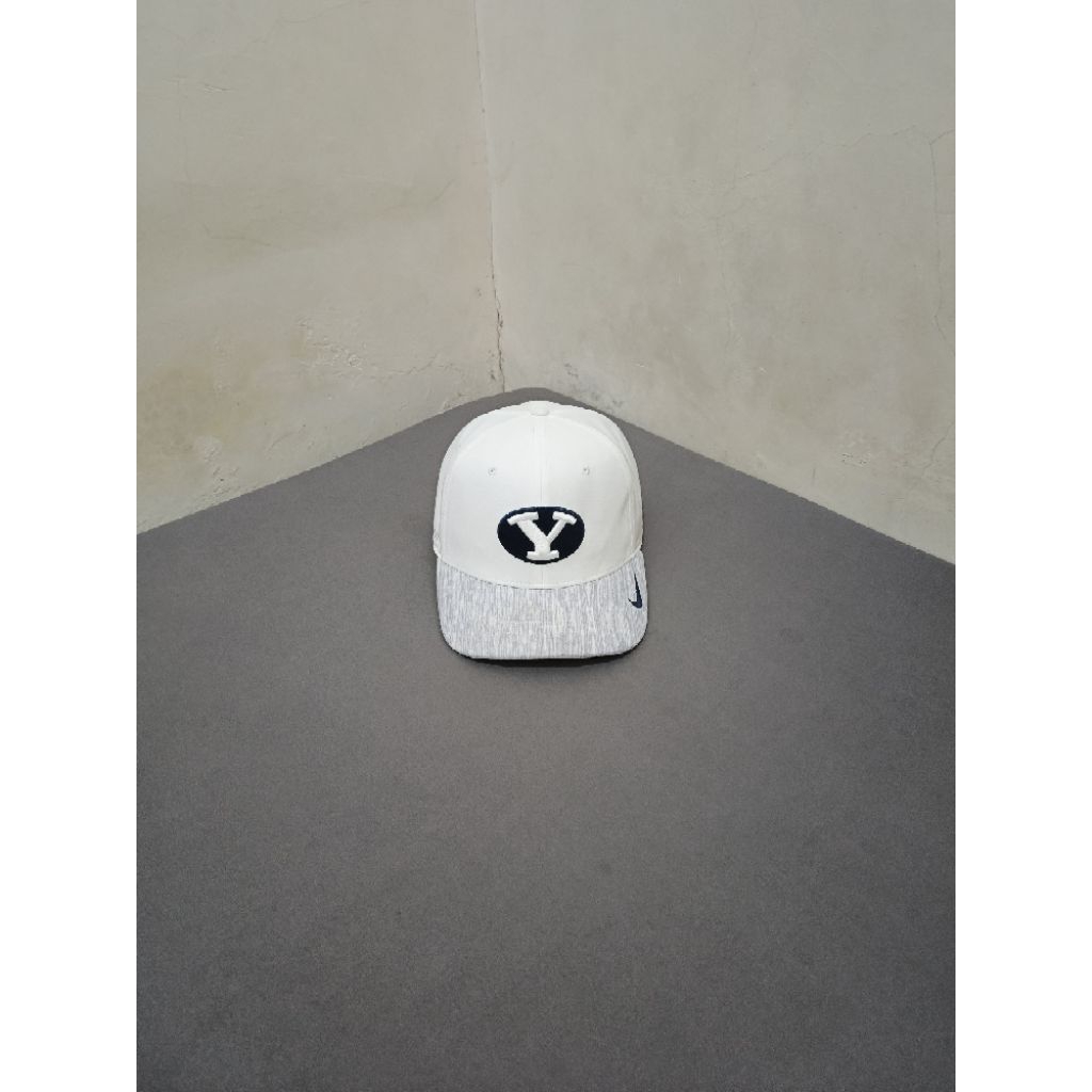 Topi Nike BYU Cougars Logo Oval Y