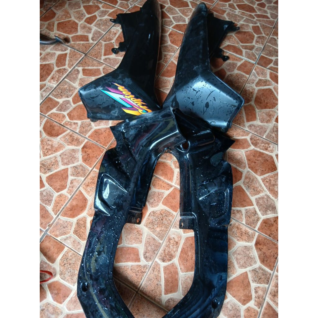 Sayap Crypton dan Stoplamp Fzr, Crypton