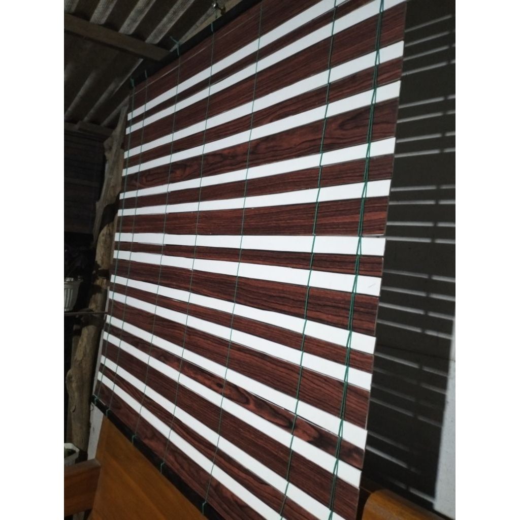 Krey PVC Motif Kayu | Tirai Gulung PVC untuk Jendela & Pintu | Anti Air | Custom