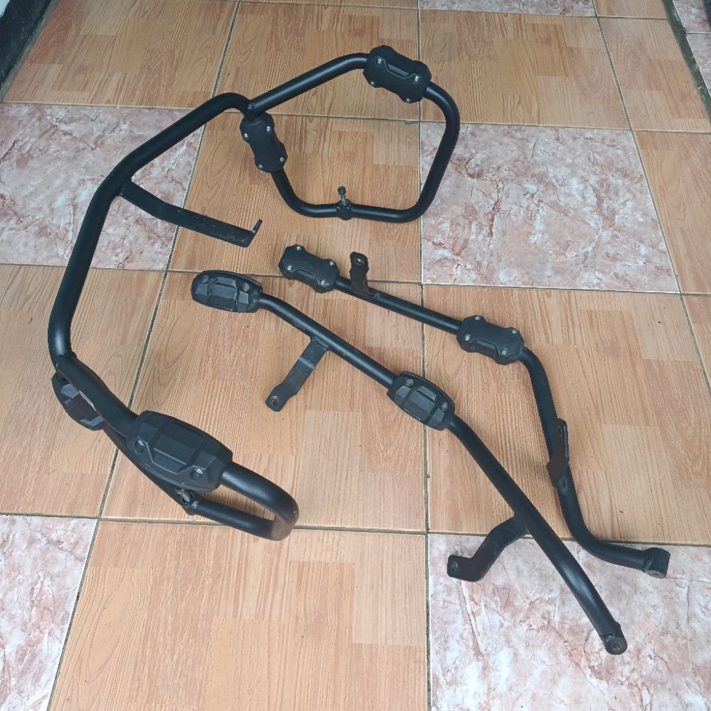 Crashbar Givi ADV 160/ ADV 160 Roadsync