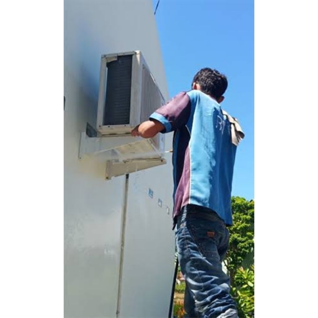 Teknisi AC satu pk setengah pk
