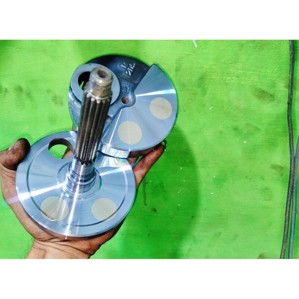 Kruk as Mio stroke up