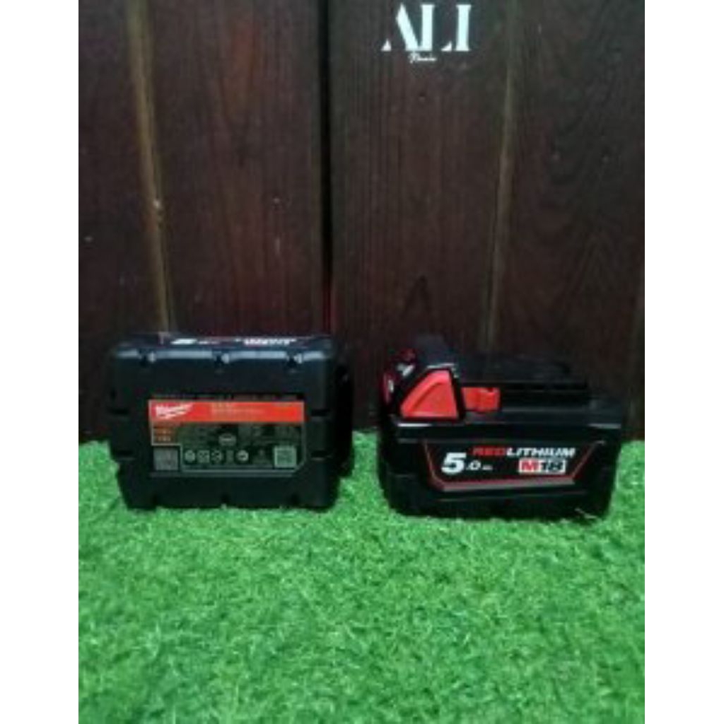 Baterai MILWAUKEE M18B5