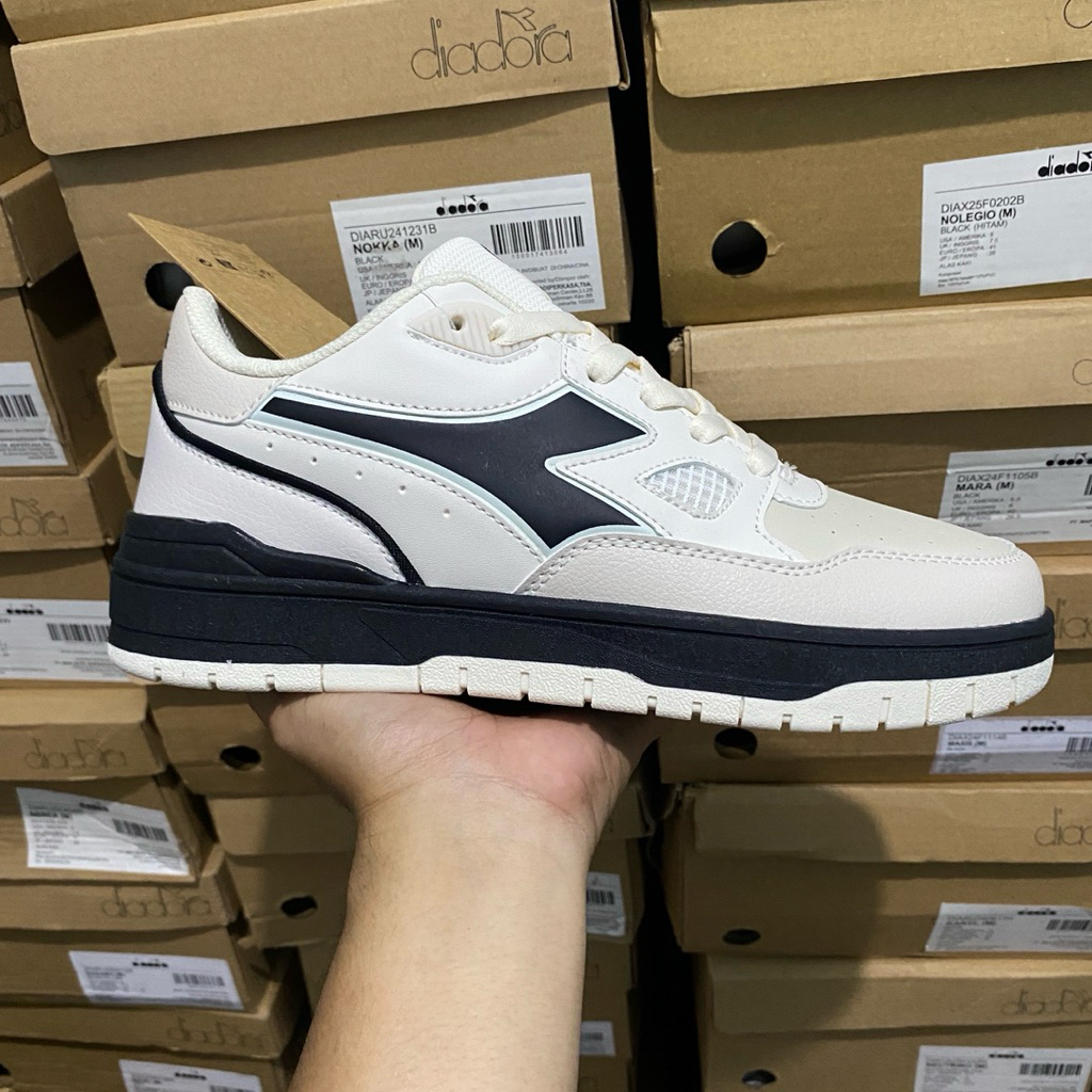 (size 43) SEPATU DIADORA NELO BEIGE BLACK