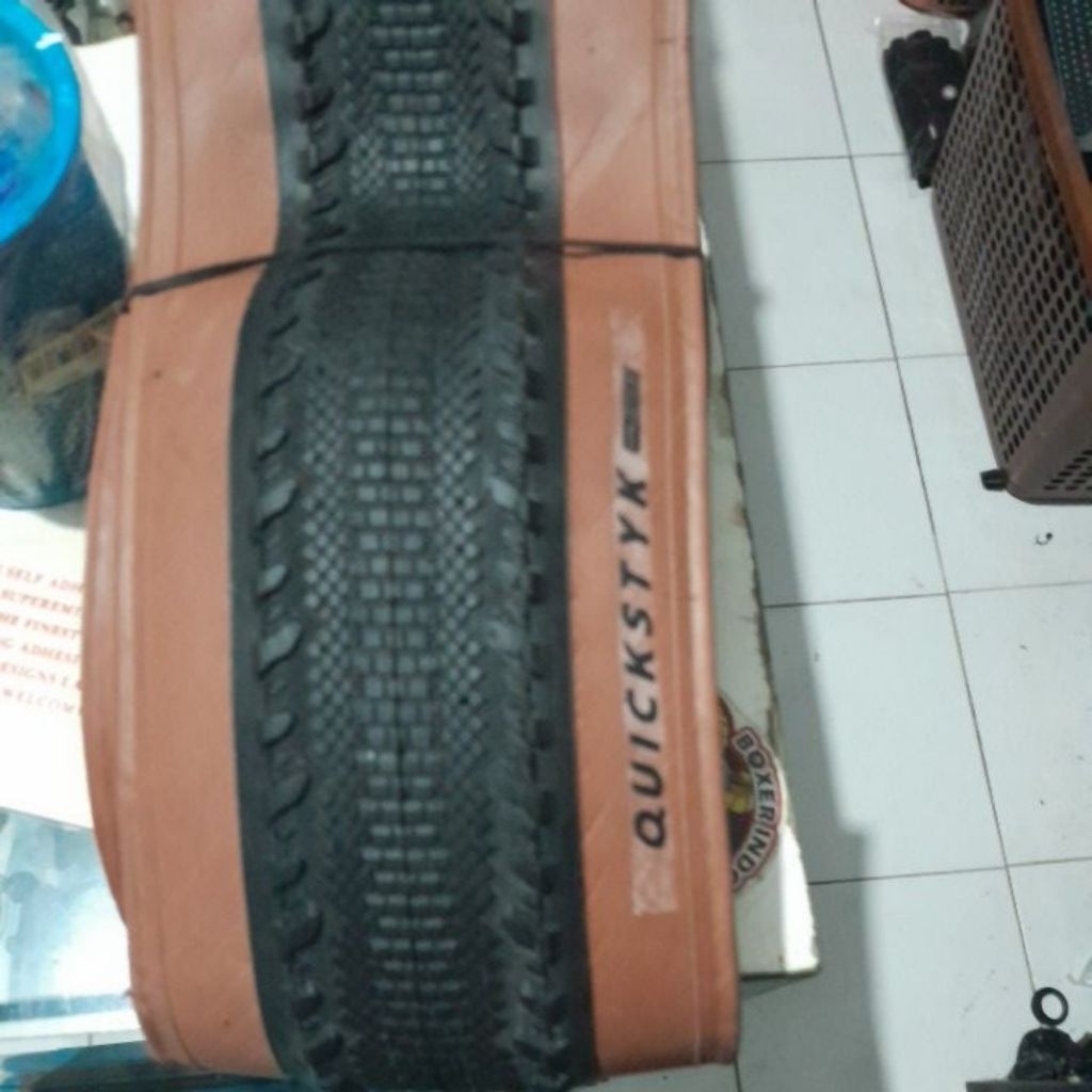 ban vee tire 700x45c