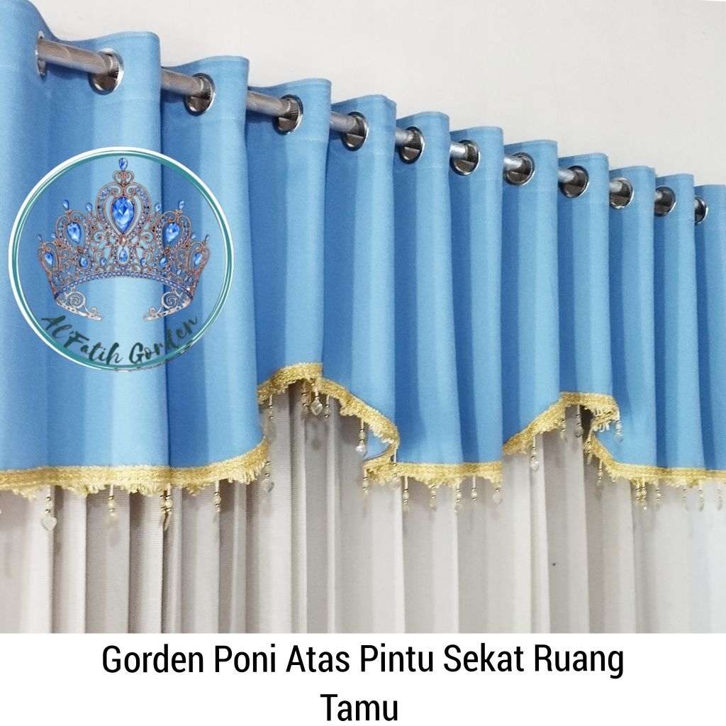 Gorden Poni Atas Pintu Sekat Ruang Tamu Mewah