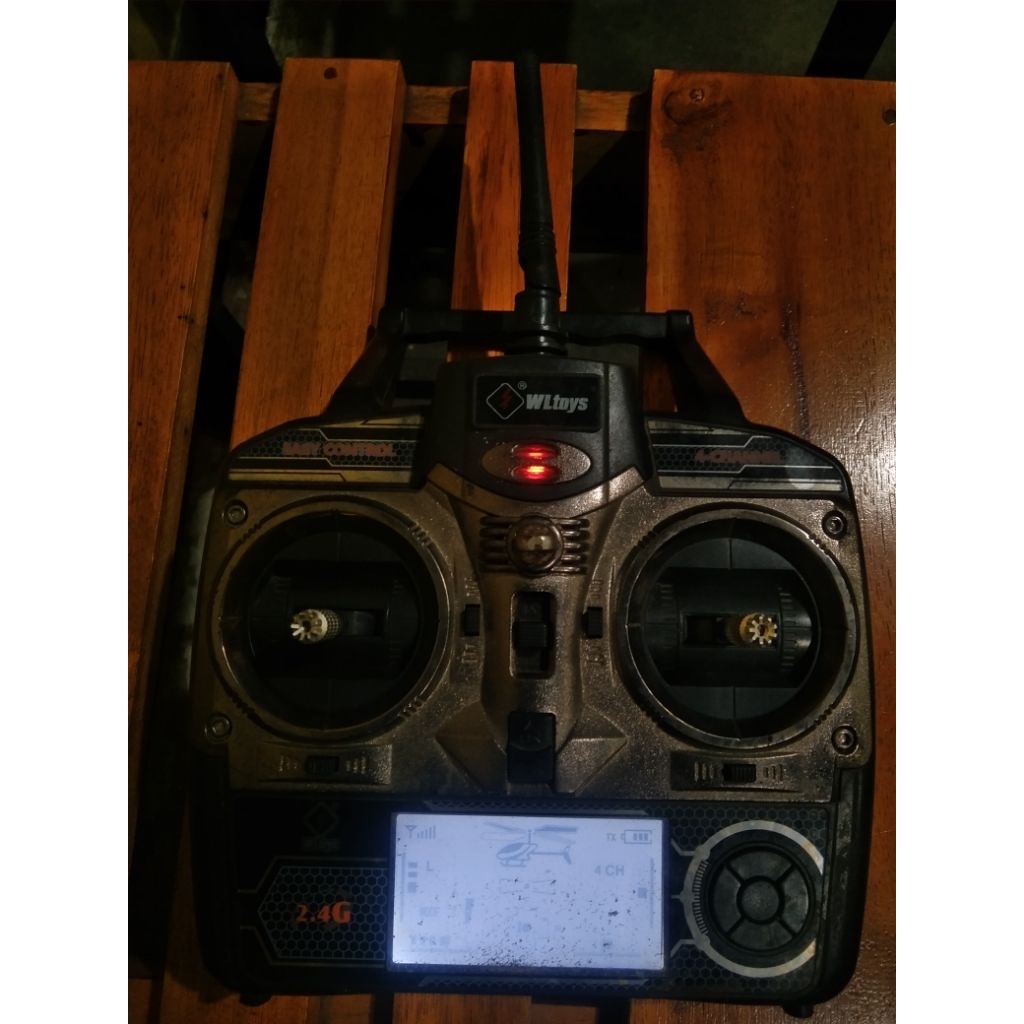 remot RC helikopter v912