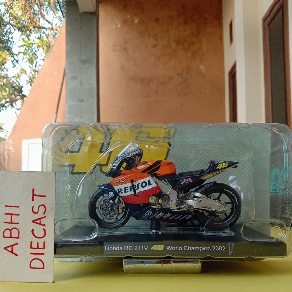 Leomodels honda rc 211v repsol 2002 rossi 46 diecast leo models repsol honda 2002 vr46 skala 18 the 