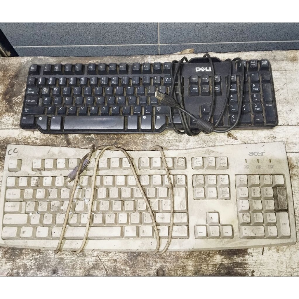lot 2pcs keyboard komputer jadul jual gambling merk : dell&acer