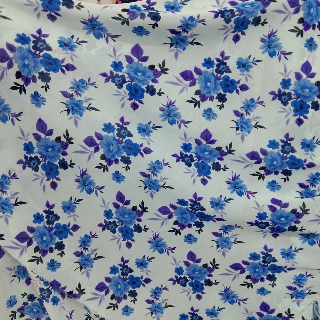 Kain Sifon Ceruty Motif Bunga Mawar Kecil Warna Blue Violet untuk Gamis/Hijab Snt
