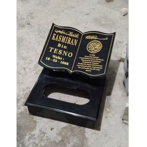 Kijing/Nisan Makam Batu Andesit Hitam