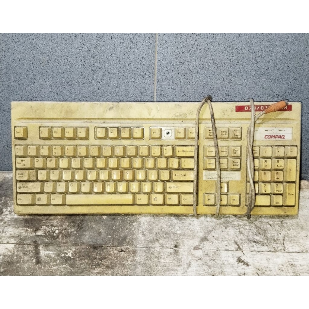 keyboard komputer jadul Compaq, jual gambling. buat koleksi