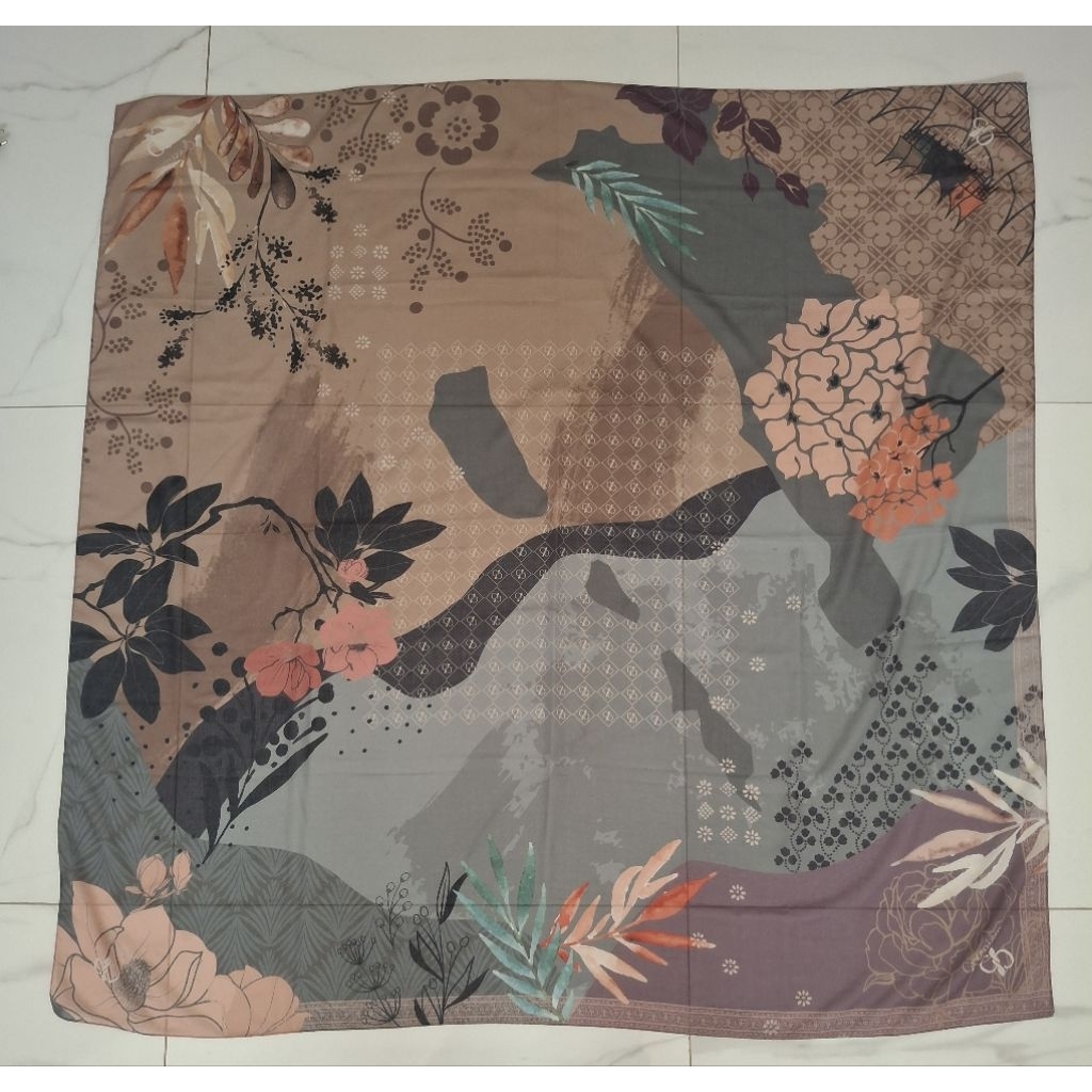 Hijab Greenism Original - Preloved (Segi Empat)