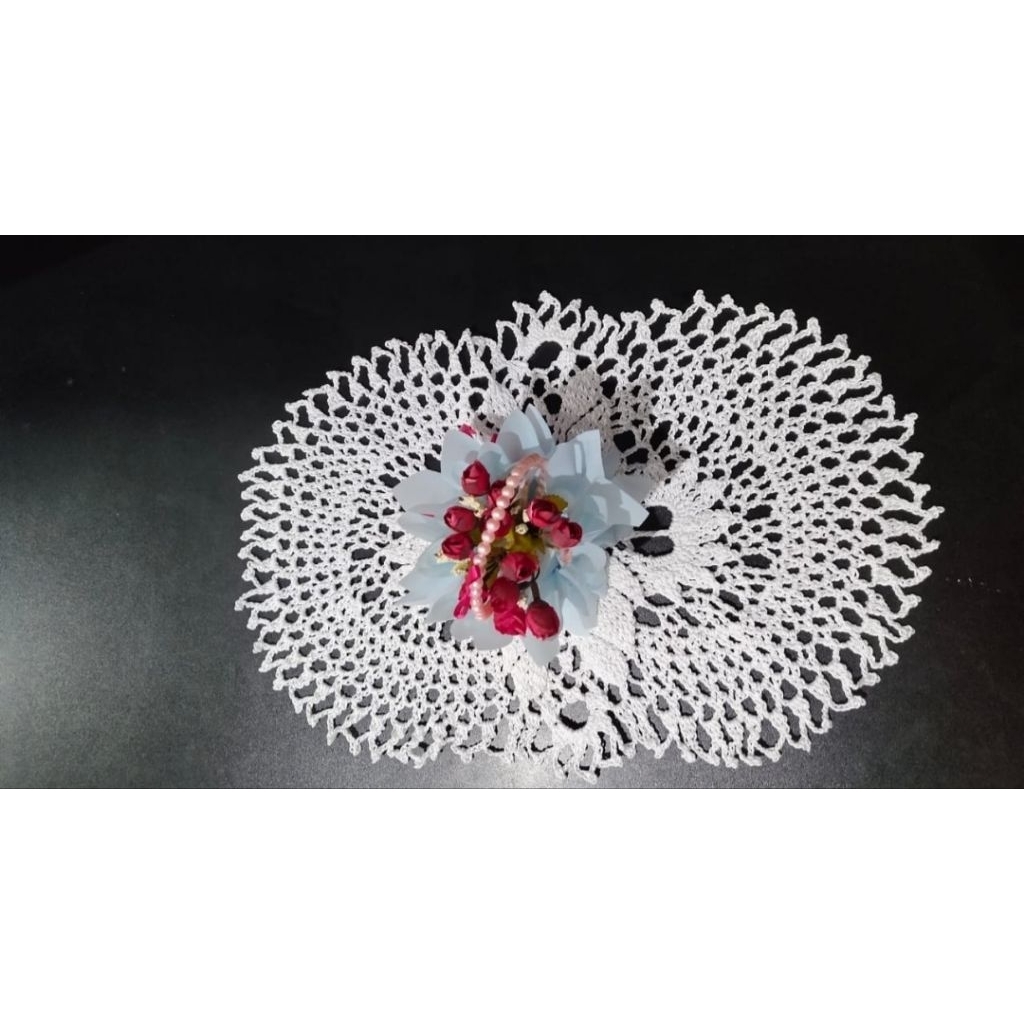 Taplak meja rajut bentuk oval