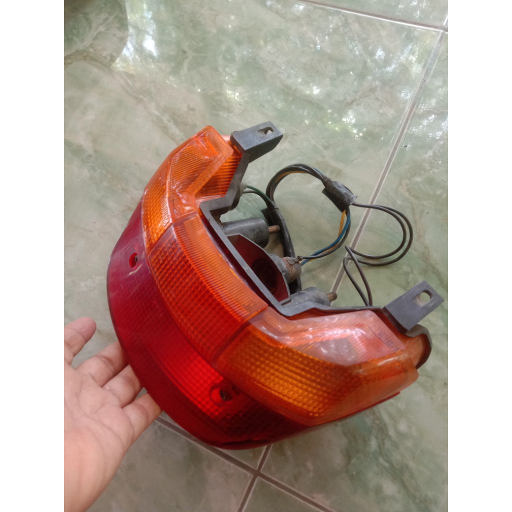 lampu belakang yamaha fizr original
