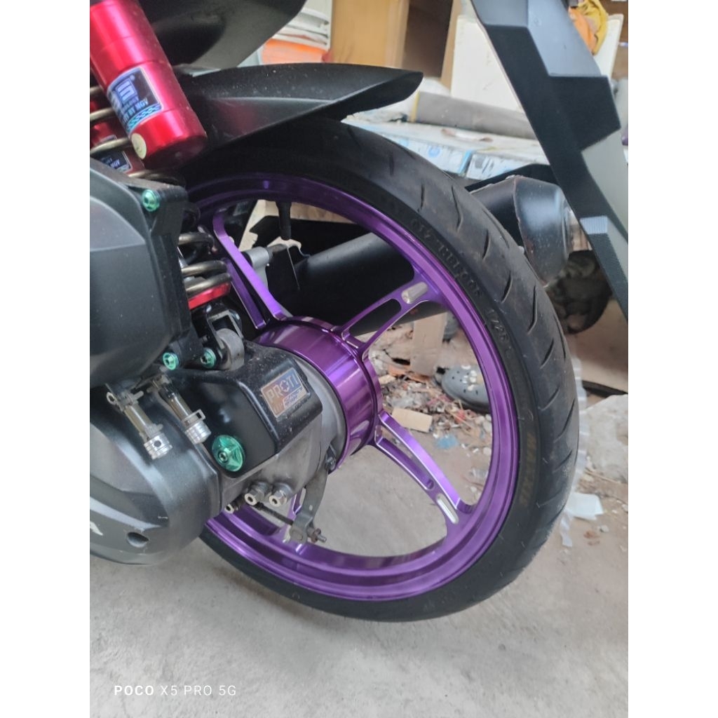 Velg Delcevik ungu R17+Ban Vario125/150