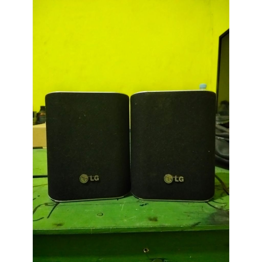 Speaker vocal 2.1 LG LHS-25SCS Sepasang