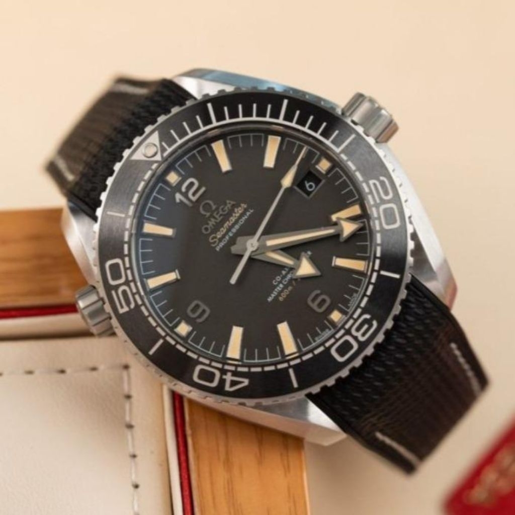 JAM TANGAN MEWAH COWOK/Jam OmegaReplica Watch Planet Ocean 600M Dial Black VS Factory 43.5mm