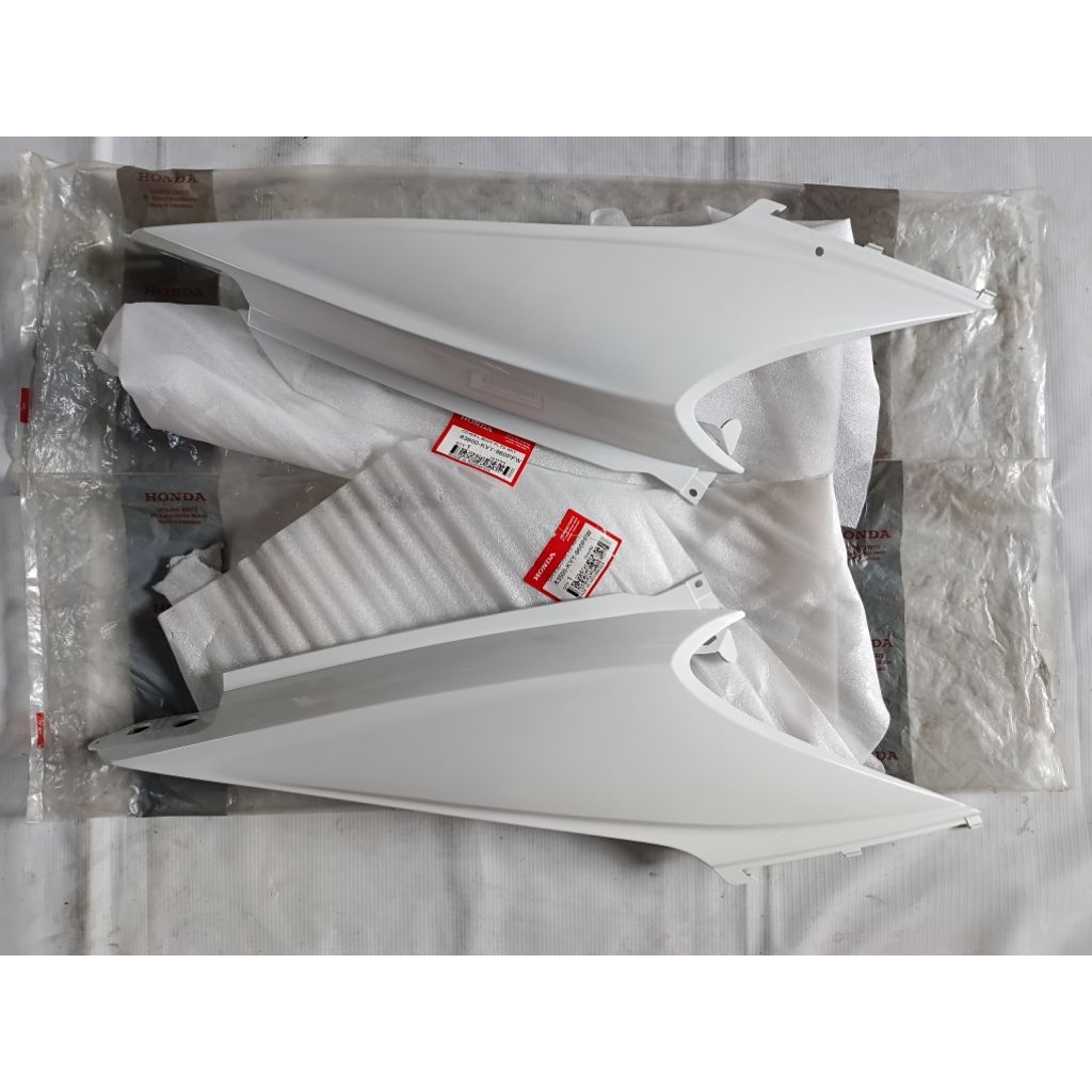 Cover Body Honda BEAT Karbu lama Putih Original Baru AHM