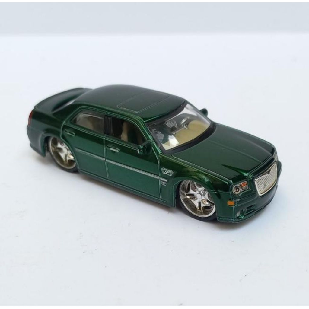 maisto 2006 chrysler 300c hemi playerz loose diecast 1/64 (t)