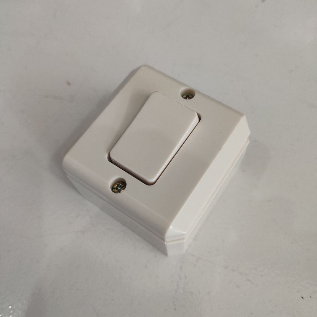 Saklar Lampu Saklar Engkel Saklar Tunggal Cetekan Lampu SNI OutBow SE OB Broco
