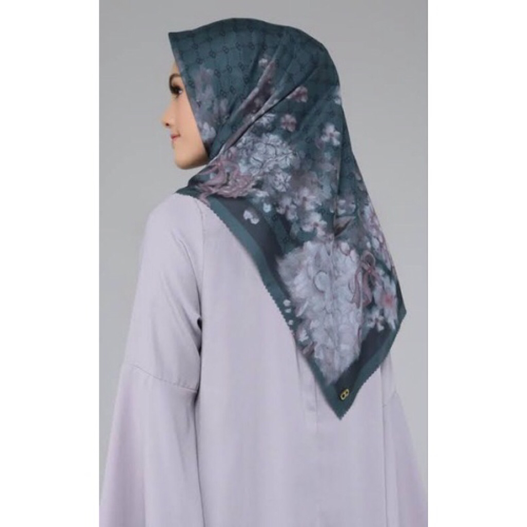 Buttonscarves Hydrangea Verte Voal Square