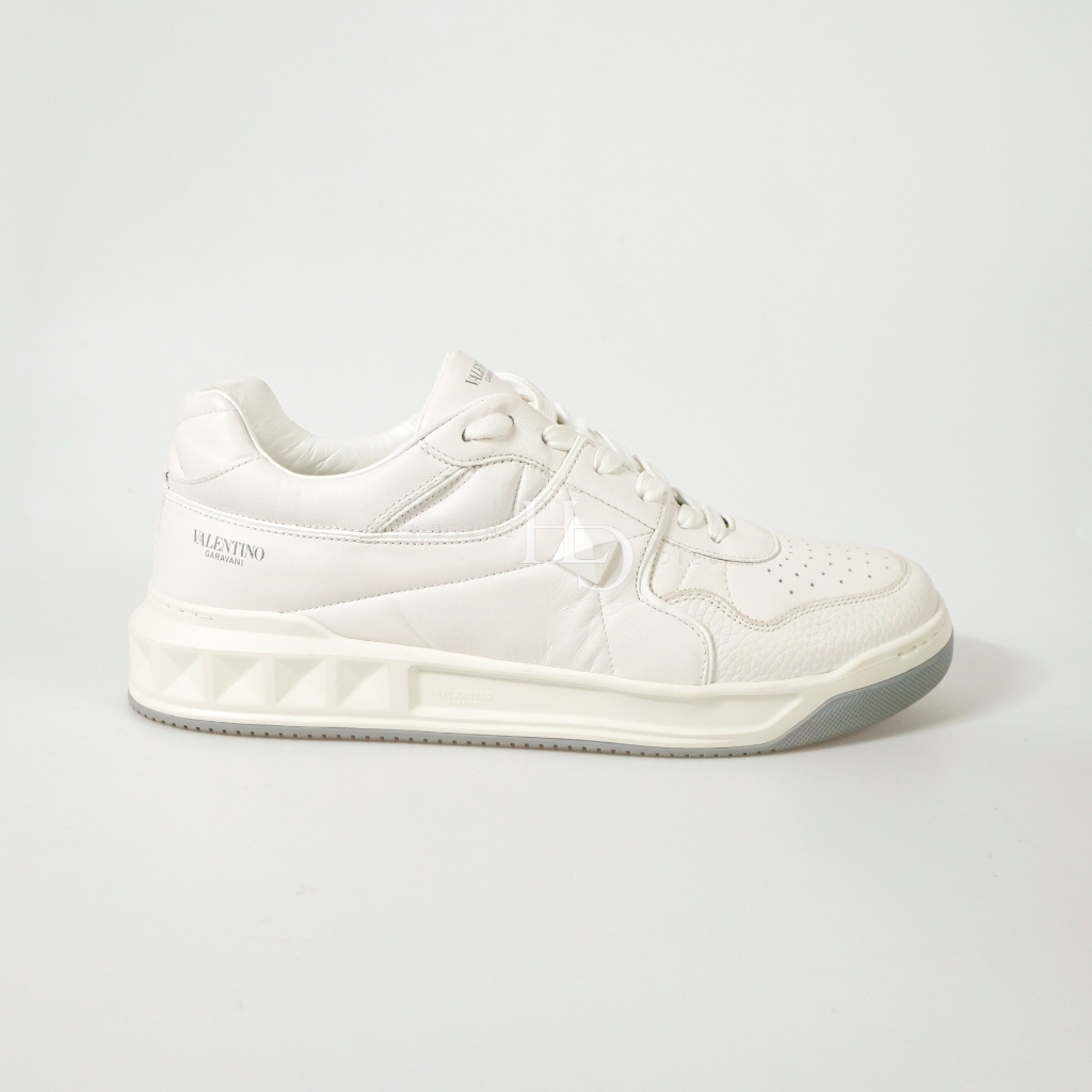 VLTN Garavani One Stud Nappa Leather Low-Top Sneaker Full White