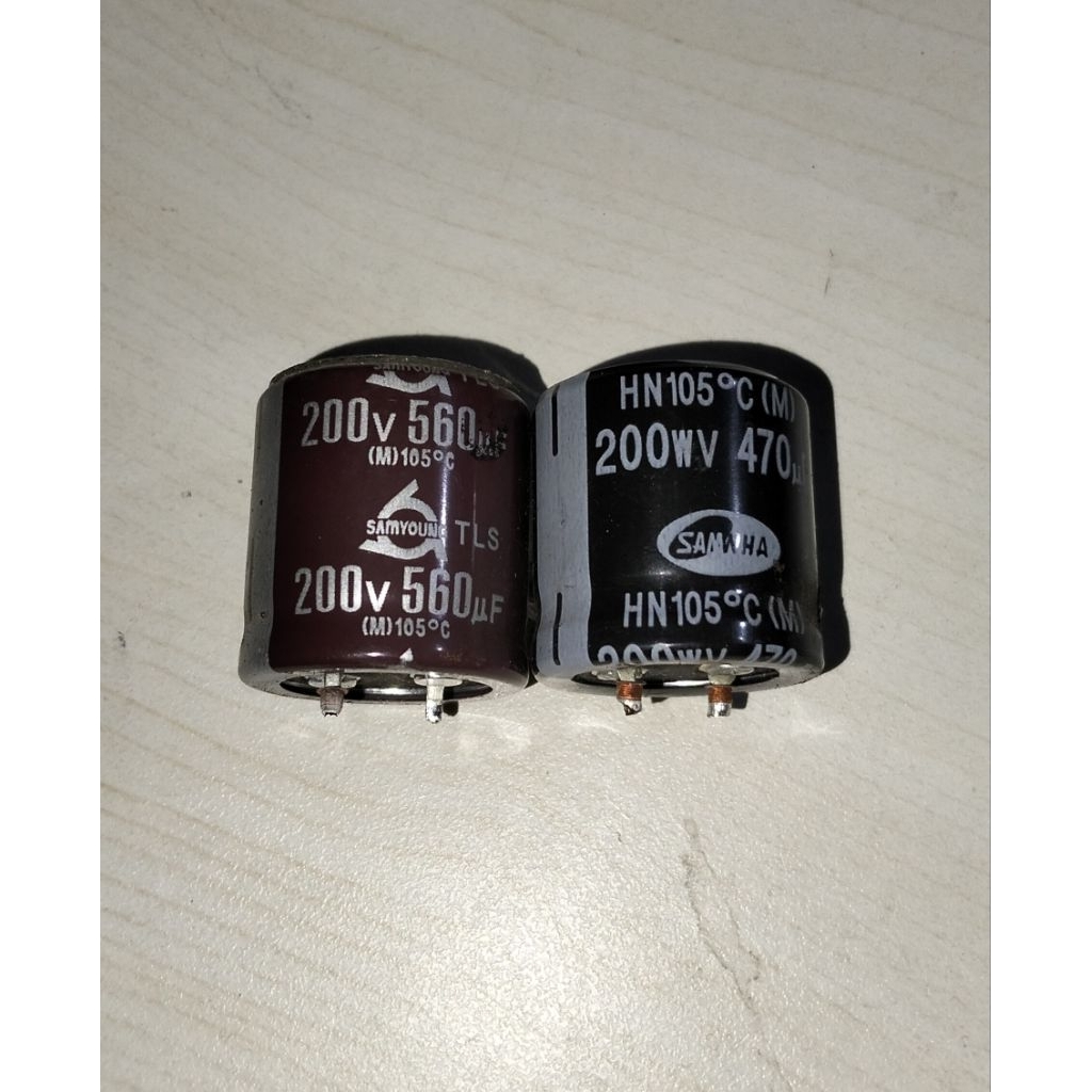 ELCO 200V 470/560UF T 2.5CM D 2.5CM BEKAS