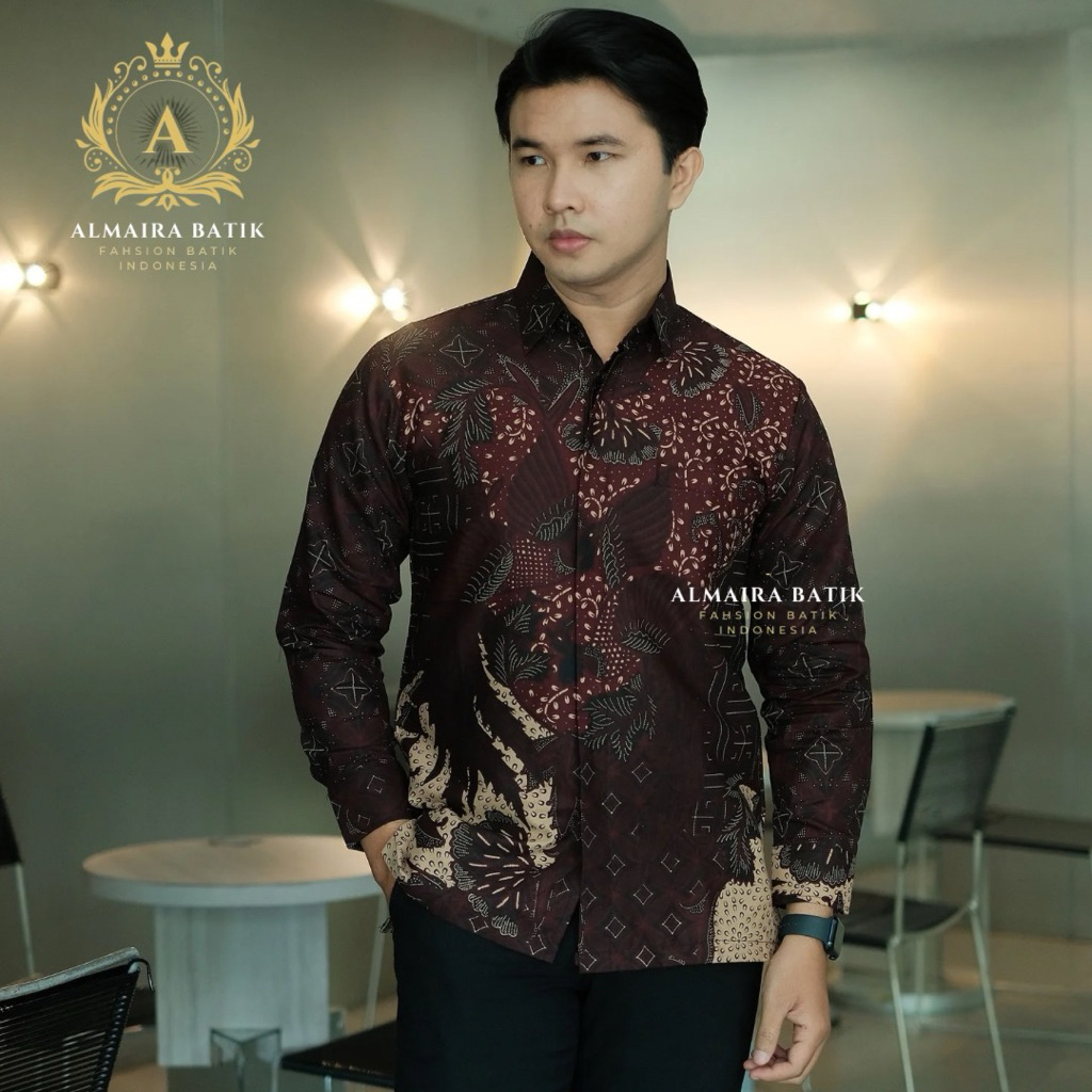 ALMAIRA BATIK Kemeja Batik Pria Wilundra Burgundy Slimfit Lapis Furing Bahan Katun Lengan Panjang Un