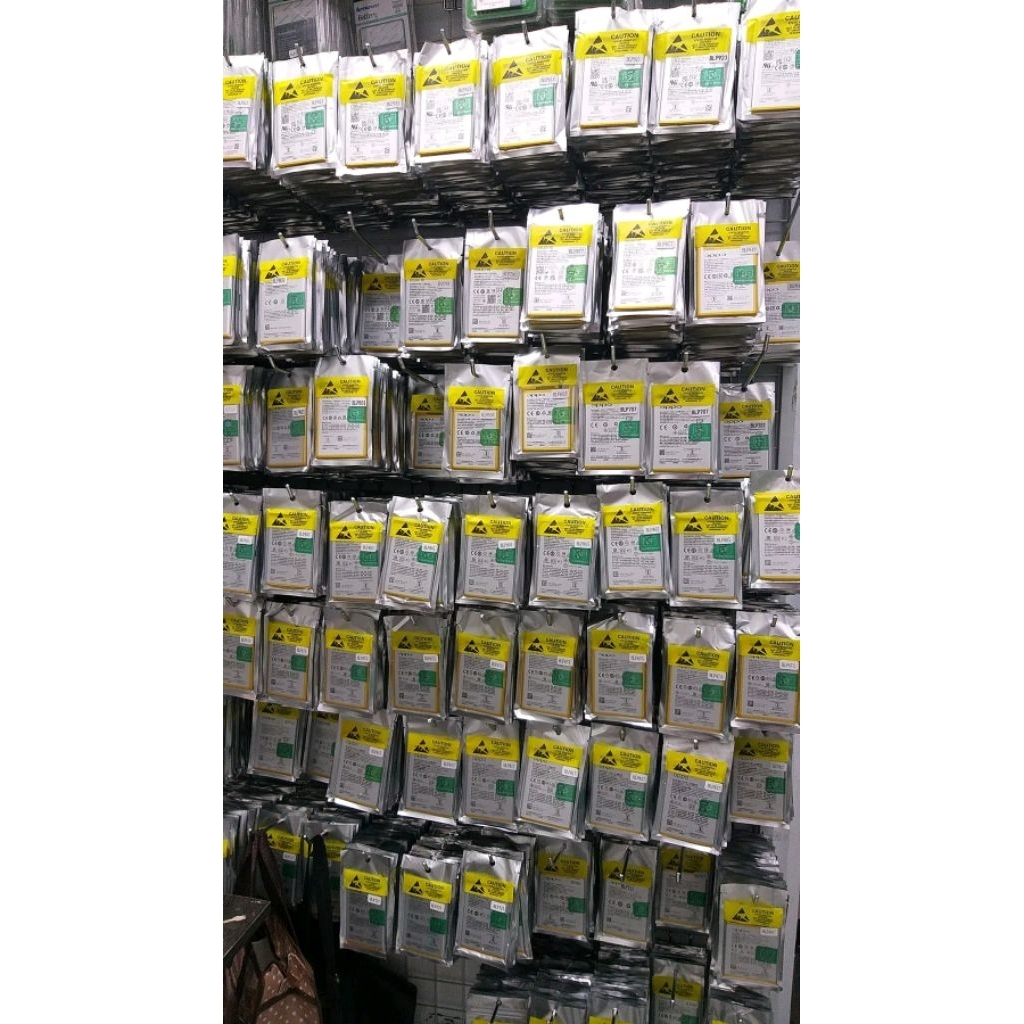 Batre Oppo F7 BLP661  original toko