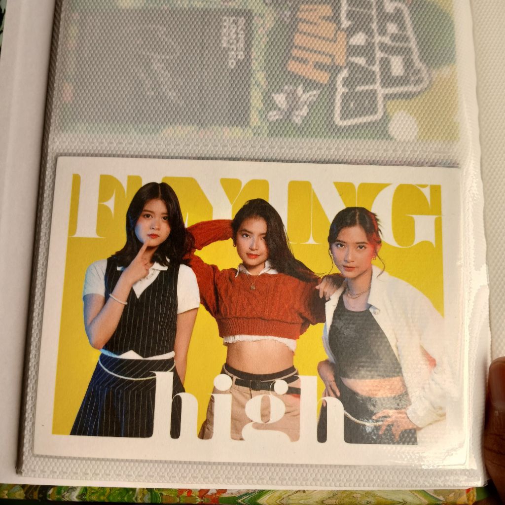 kartu pos seukuran poto pak flying high JKT48 gracia jinan christy