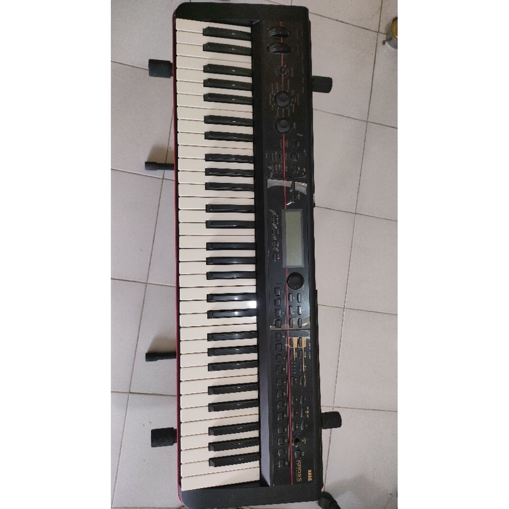 Preloved Keyboard Workstation Korg Kross 1 61 Vintage
