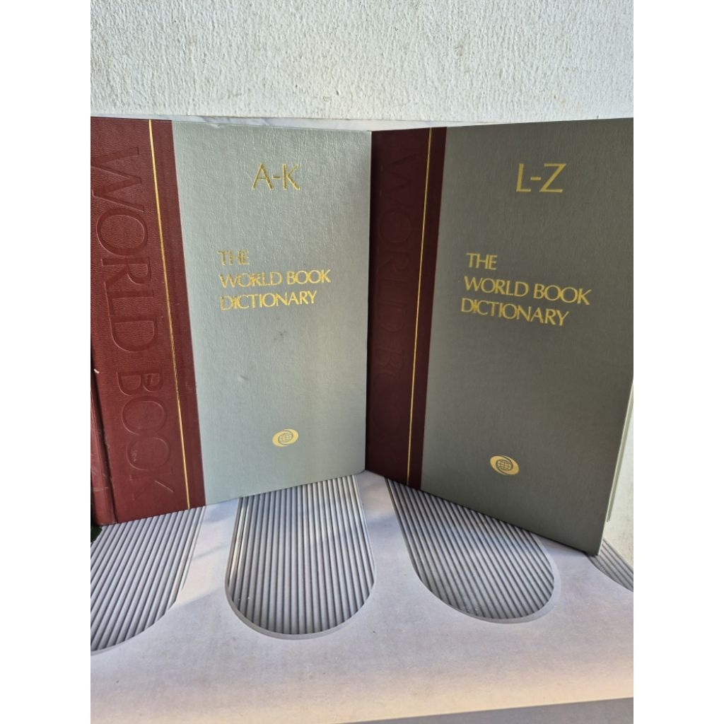 World Book Dictionary 2 Buku ORI