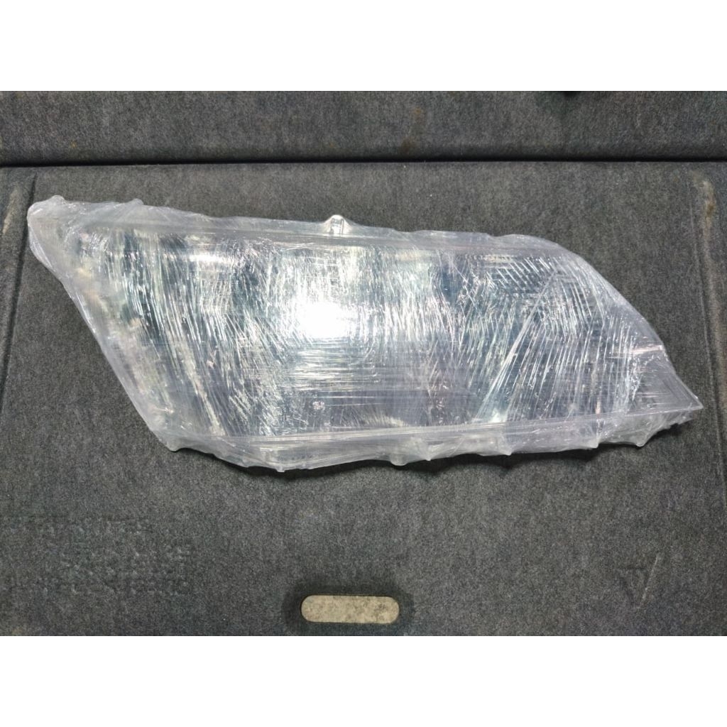 reflektor dan mika headlamp lampu depan hiace premio original copotan