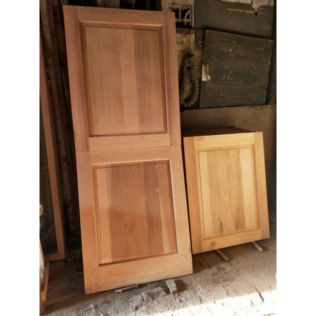 Pintu + kusen dapur buka atas bawah kayu meranti/kamper