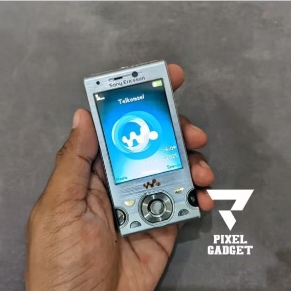 Sony Ericsson W995 Hikaru