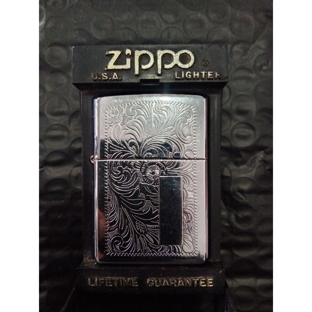 Zippo Venetian High Polish Chrome Thn 1996