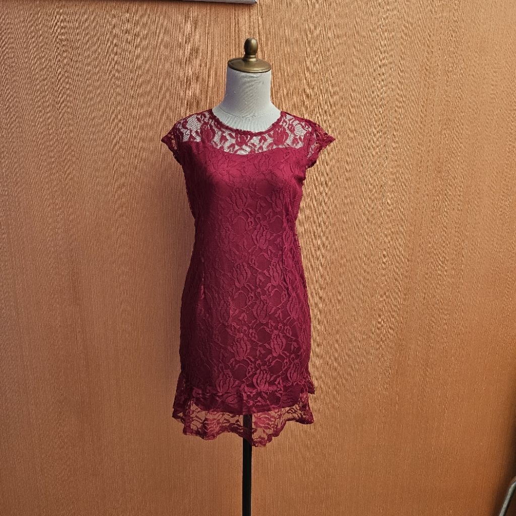 mini dress wanita merah brokat M cewek lengan pendek MEWAH