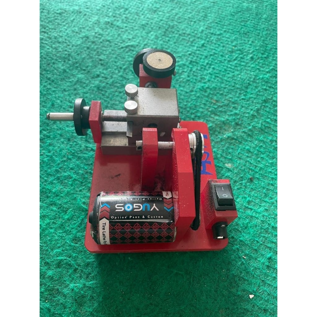 mesin bubut yugos untuk ban Tamiya